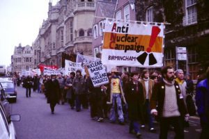 Anti-nuclear_weapons_protest,_UK_1980