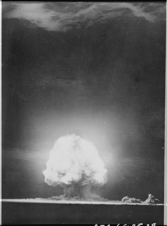 Explosion nucléaire 1945