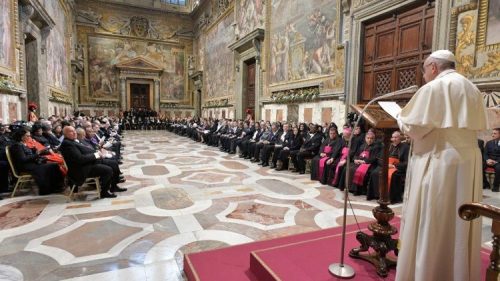 A Hiroshima, le pape François s'est insurgé contre les armes nucléaires mais aussi contre la dissuasion nucléaire, ouvrant ainsi une nouvelle ère dans le positionnement du Vatican envers l'arme atomique.