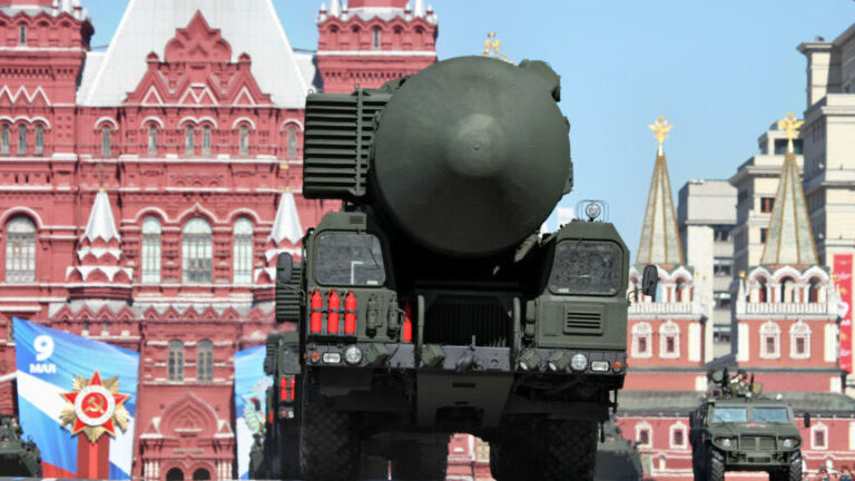 2013_Moscow_Victory_Day_Parade_50-864x486-c-center